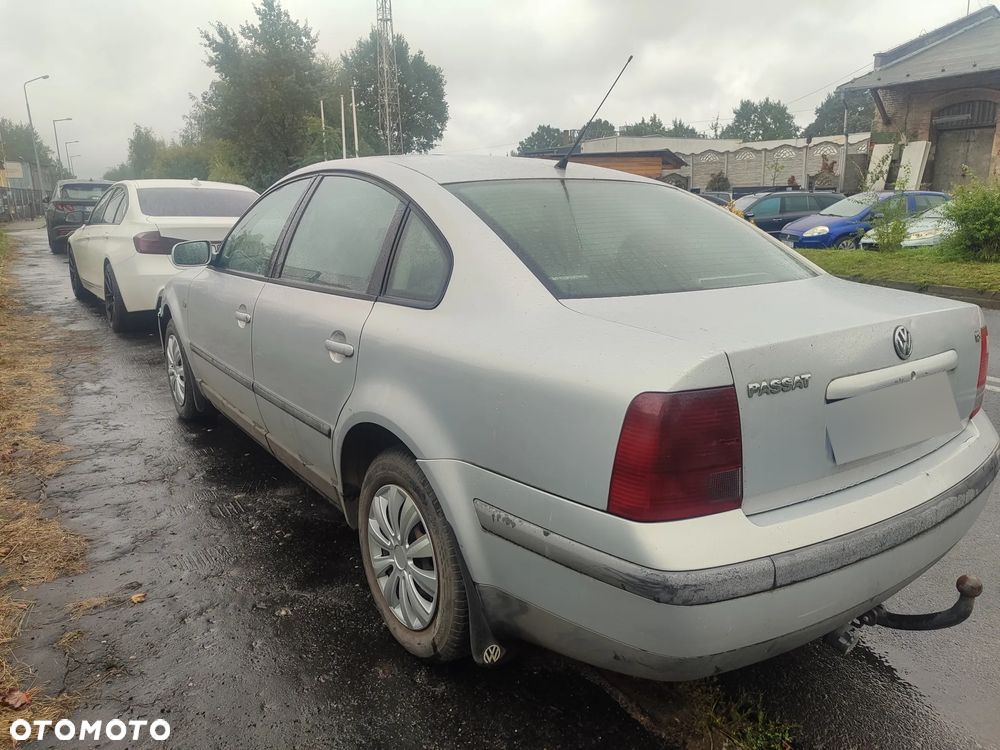 Volkswagen Passat 1.8 - 3