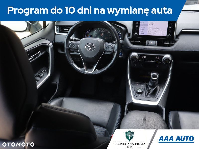 Toyota RAV4 - 9