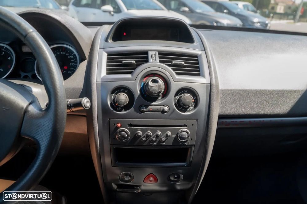 Renault Mégane Break 1.5 dCi Confort - 13
