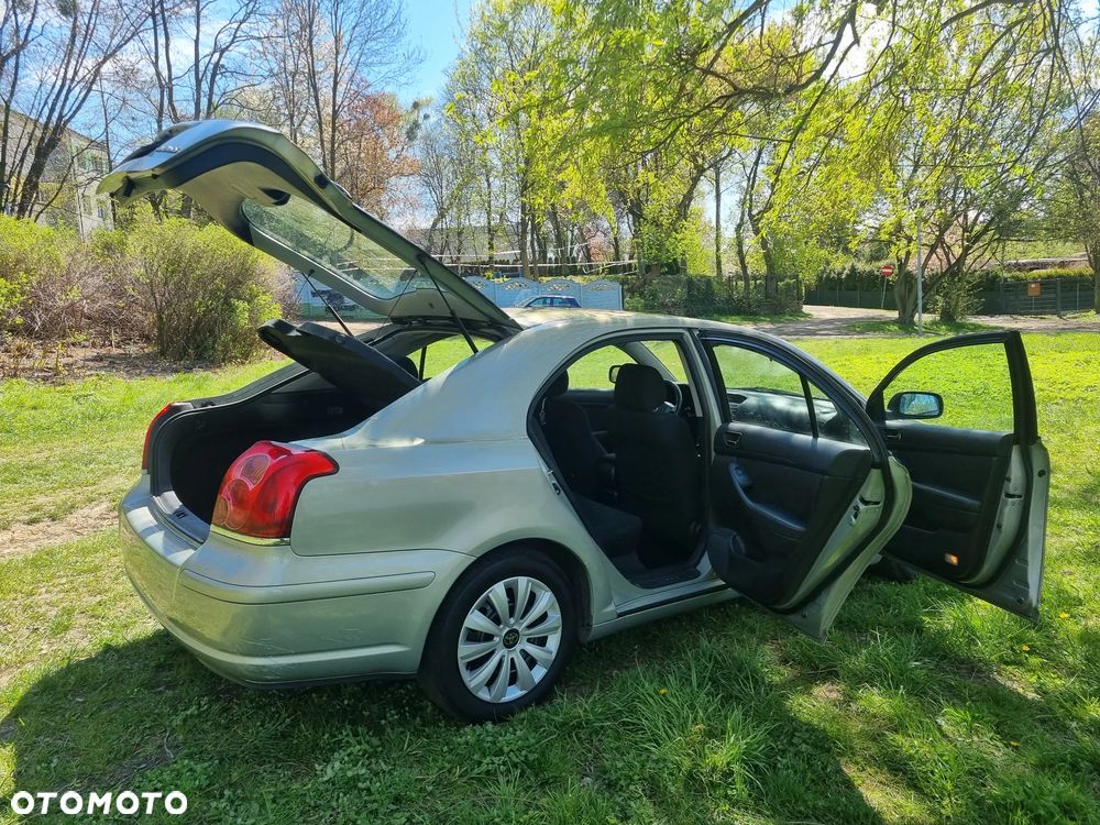 Toyota Avensis 1.8 VVT-i Automatik Executive - 3