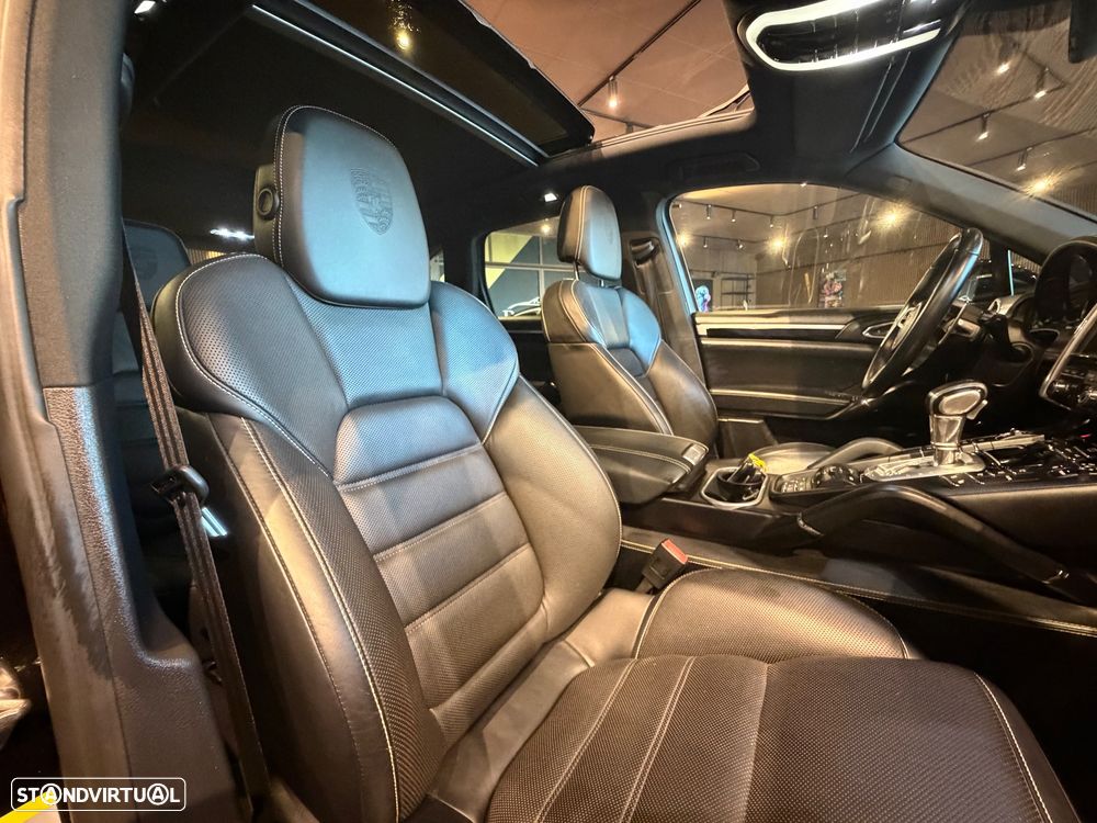 Porsche Cayenne S E-Hybrid Platinum Edition - 39