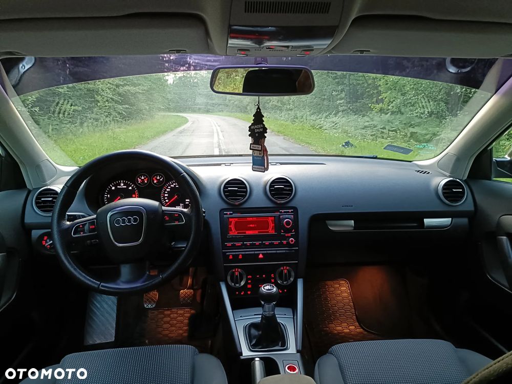 Audi A3 Sportback 2.0 TDI DPF Ambiente - 7