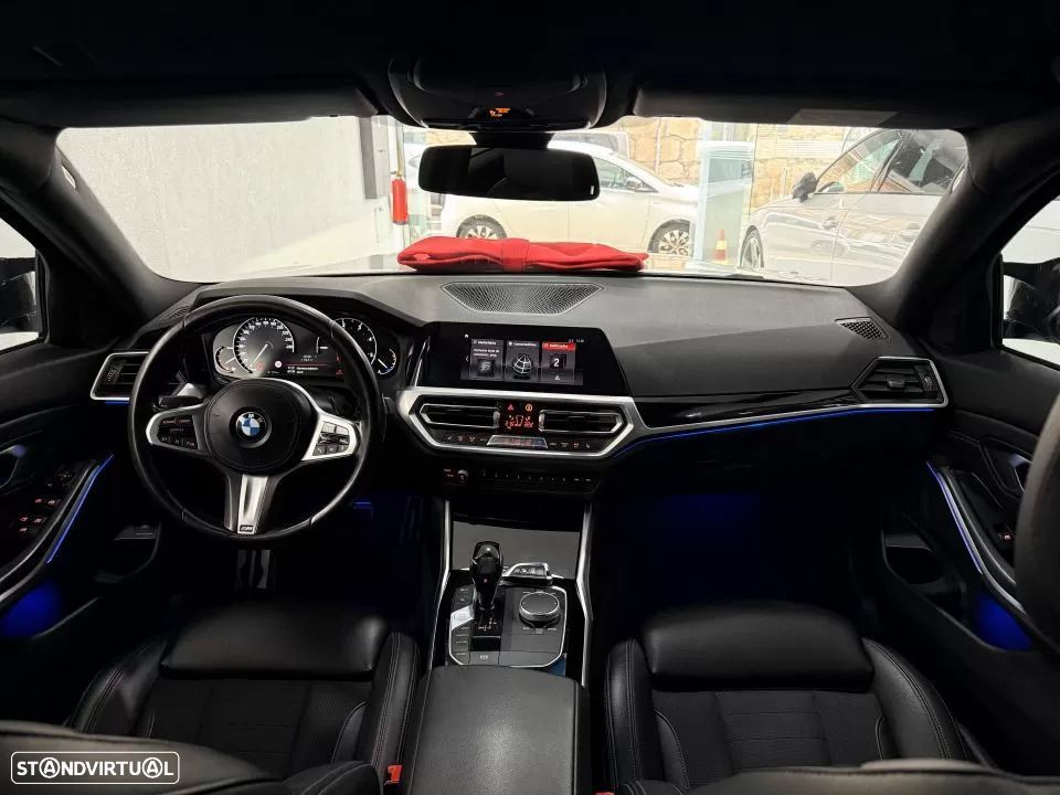 BMW 320 d Touring Pack Desportivo M Pro Auto - 25