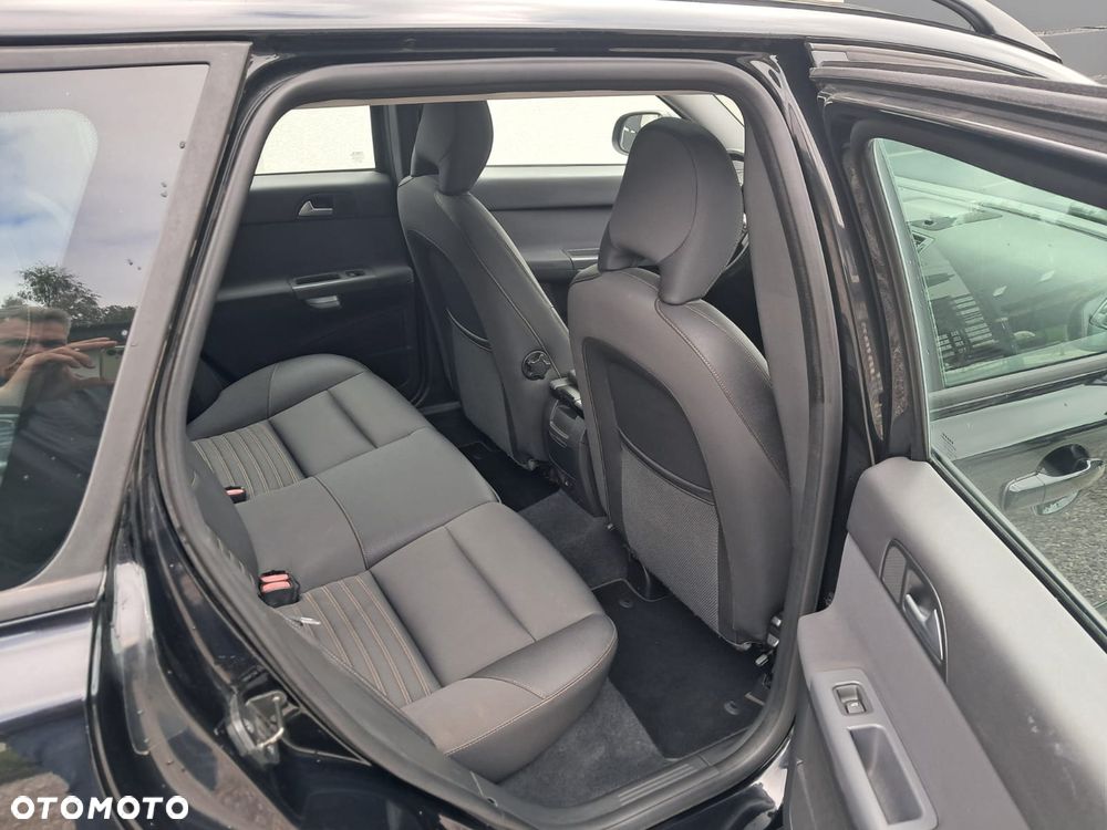 Volvo V50 D2 - 9