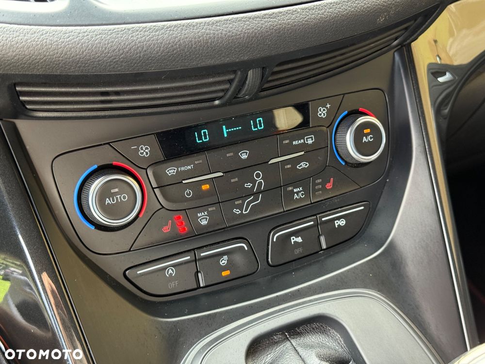 Ford Kuga 2.0 TDCi AWD ST-Line - 32