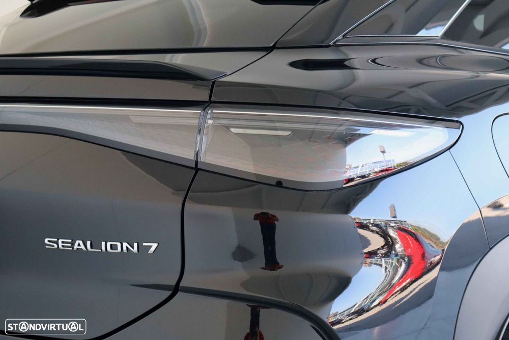 BYD Sealion 7 - 12