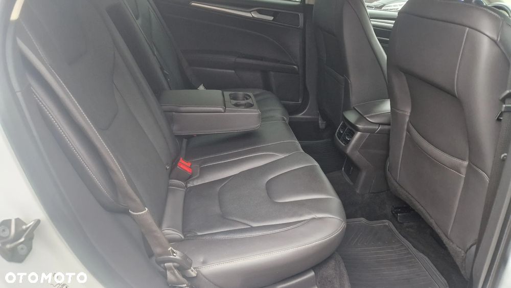 Ford Mondeo 2.0 TDCi Start-Stopp Titanium - 34