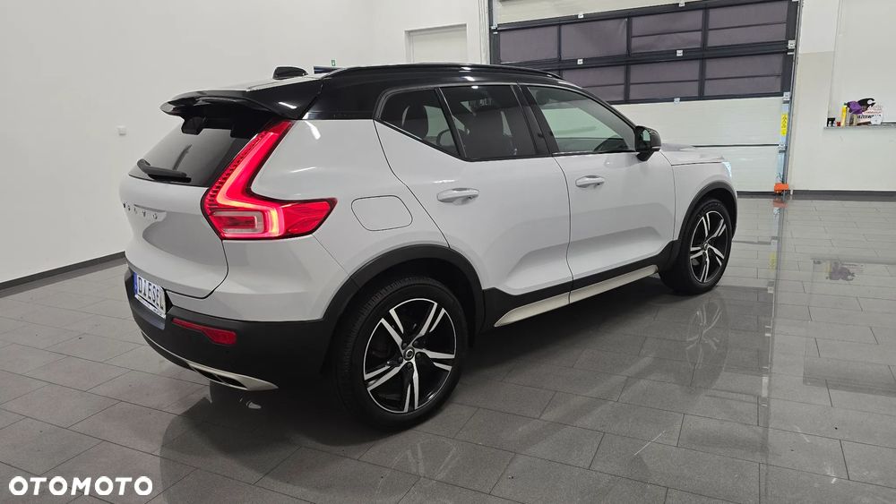 Volvo XC 40 D3 SCR R-Design - 3