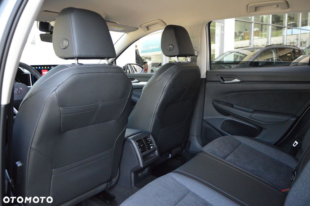 Volkswagen Golf - 22