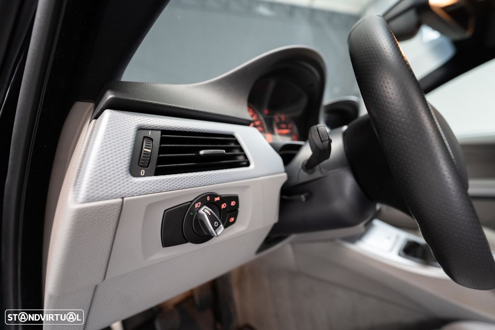 BMW 320 d Coupe - 15