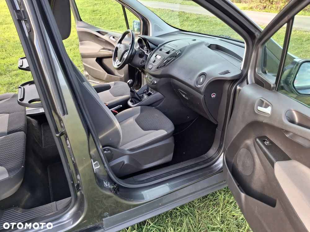 Ford Tourneo Courier 1.0 EcoBoost Titanium - 26