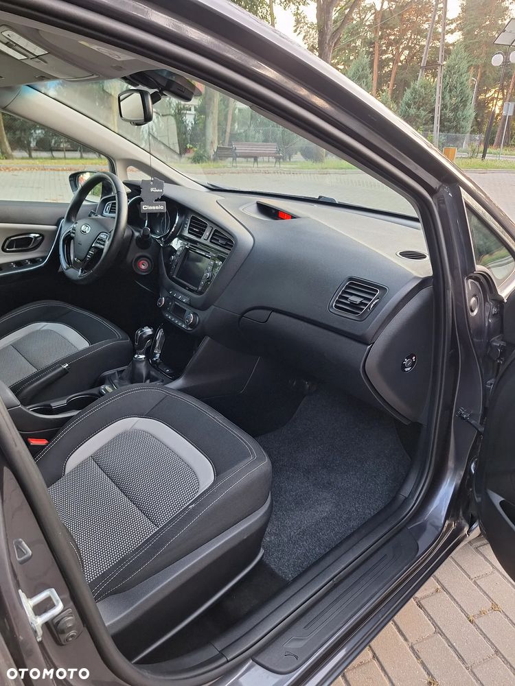Kia Ceed 1.6 GDI ISG Platinum Edition - 13