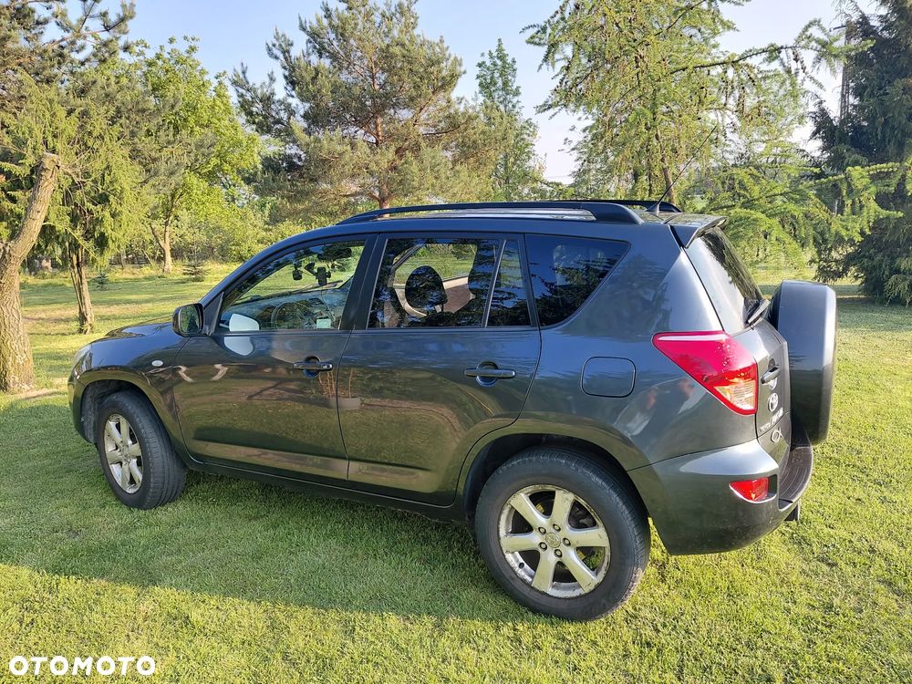 Toyota RAV4 - 13