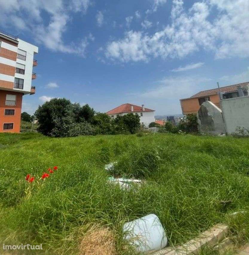 Terreno  Venda em Mina de Água,Amadora - Grande imagem: 2/5