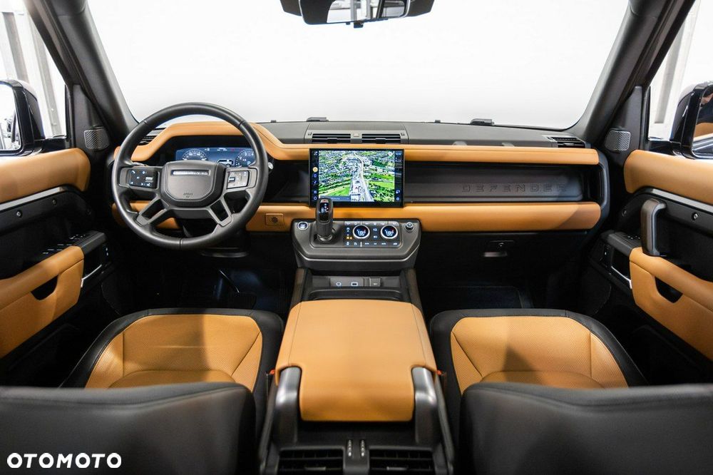 Land Rover Defender - 16