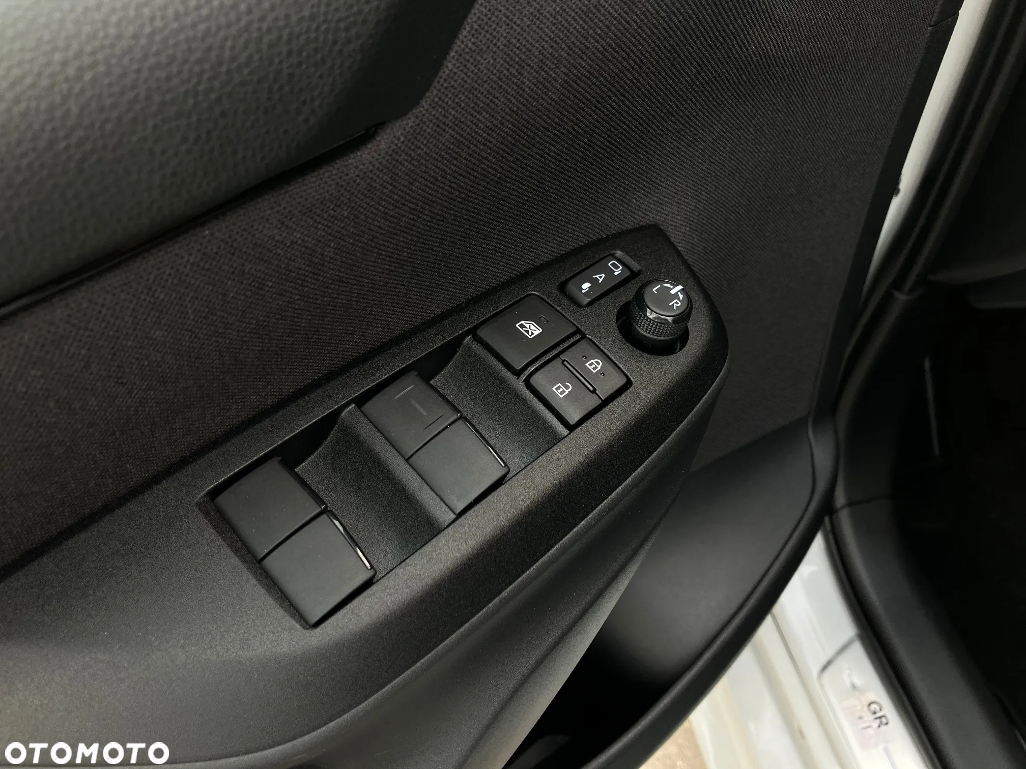Toyota Yaris Hybrid 1.5 GR Sport - 31