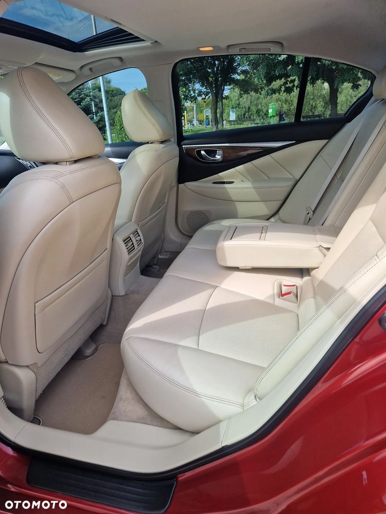 Infiniti Q50 - 12