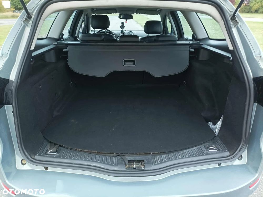 Ford Mondeo - 36