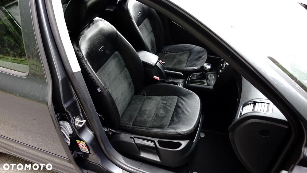Skoda Octavia 2.0 FSI Automatik Laurin & Klement - 14