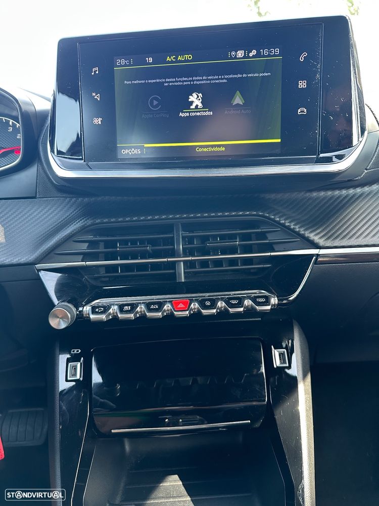 Peugeot 2008 PureTech 130 EAT8 Allure - 37