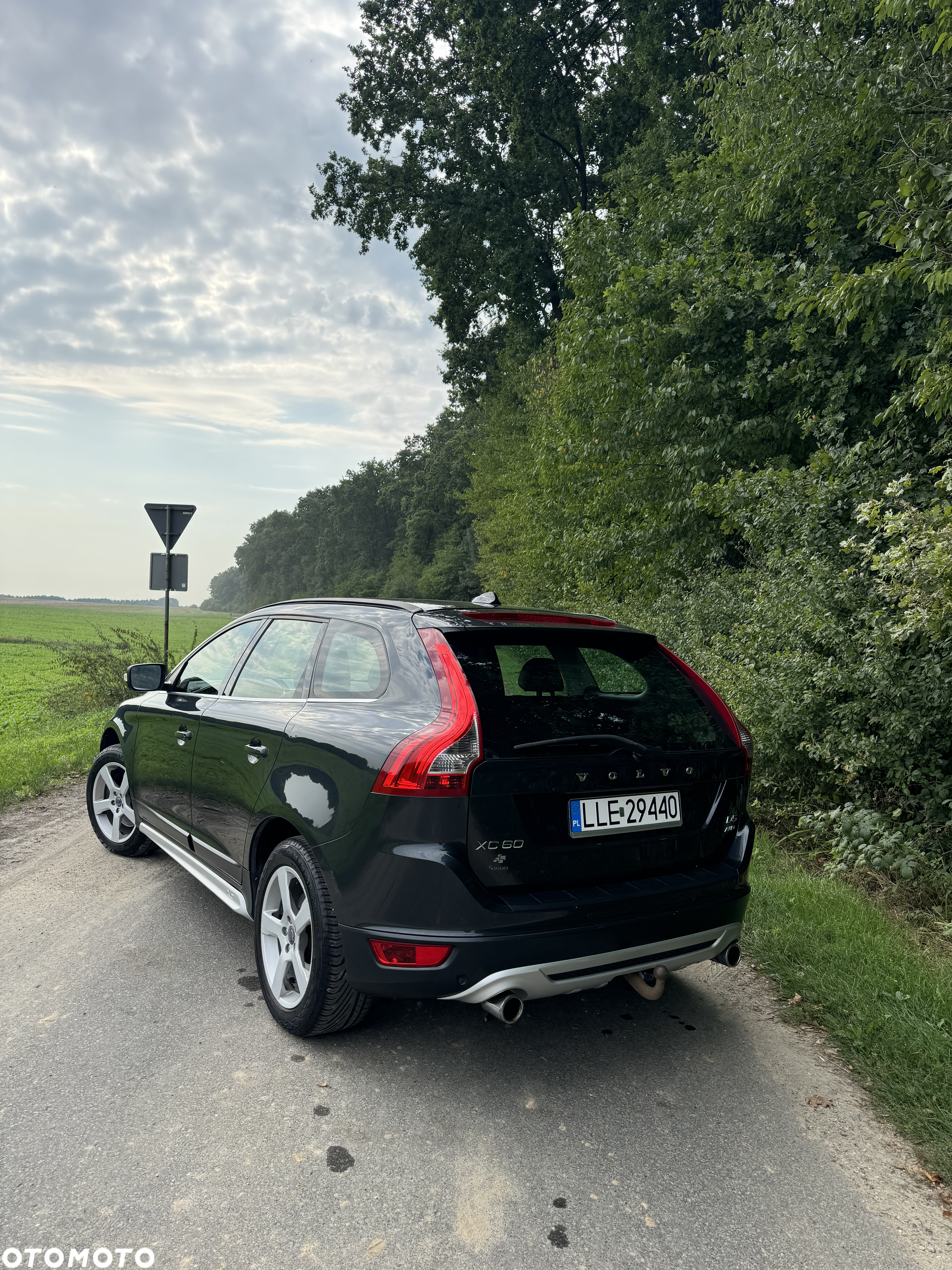 Volvo XC 60 D5 AWD R-Design - 3