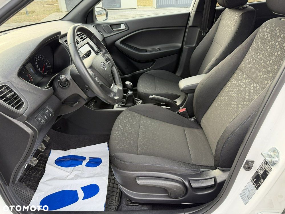 Hyundai i20 blue 1.2 YES!+ - 19