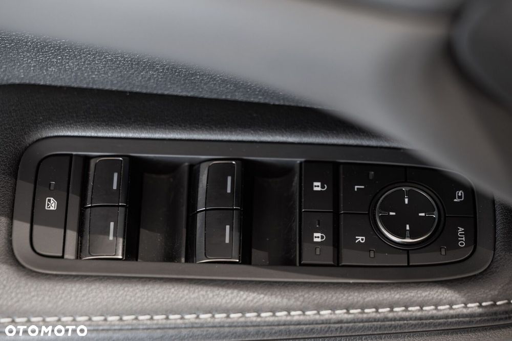 Lexus RX 450h+ Prestige - 27