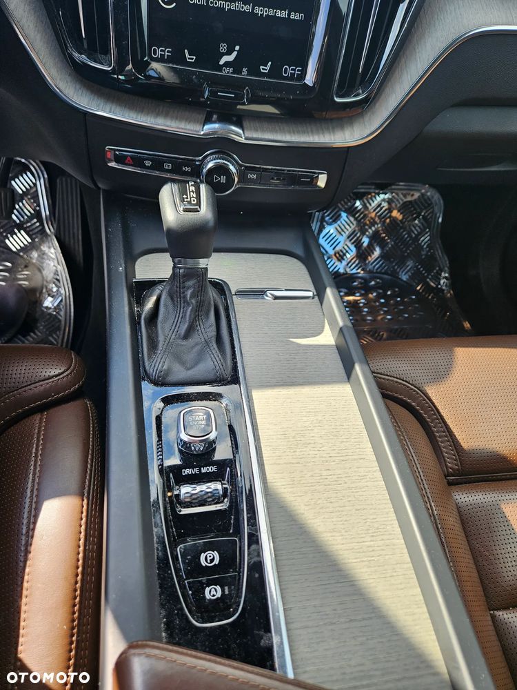 Volvo XC 60 D5 AWD Inscription - 9