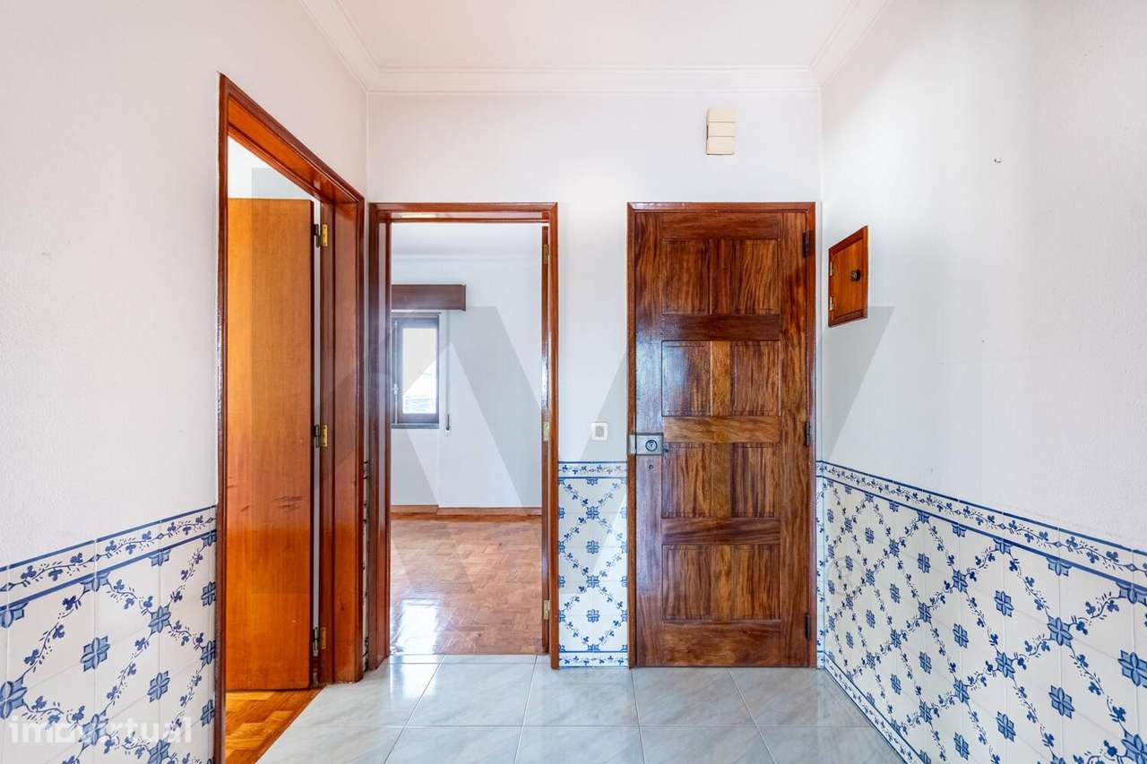 APARTAMENTO T2 p/ REMODELAÇÃO - MADORNA - São Domingos de Rana - Grande imagem: 4/15