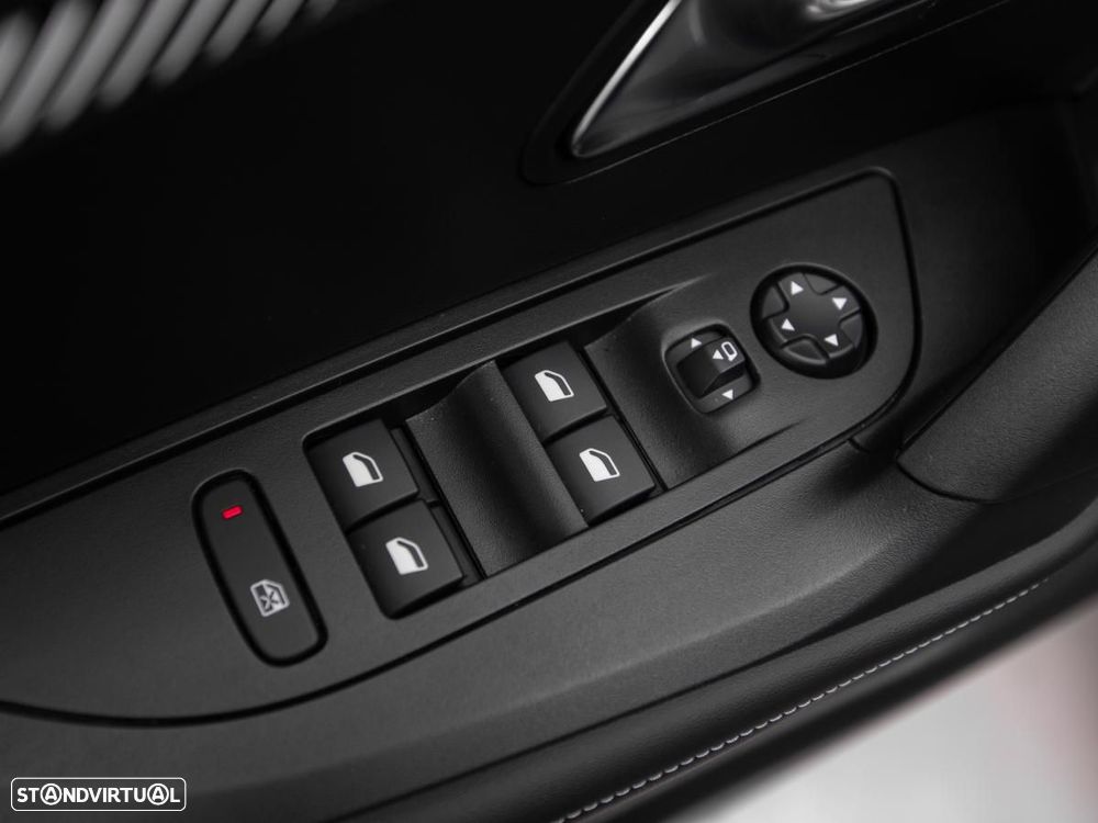 Peugeot 2008 1.2 PureTech Allure EAT8 - 14