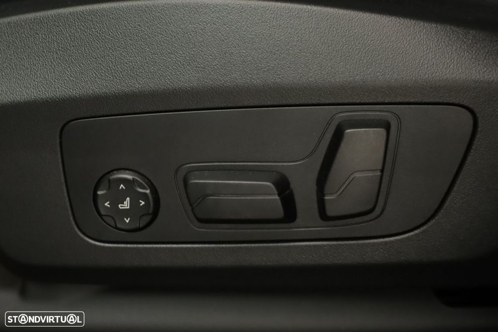 BMW iX2 eDrive20 Pack Desportivo M - 22