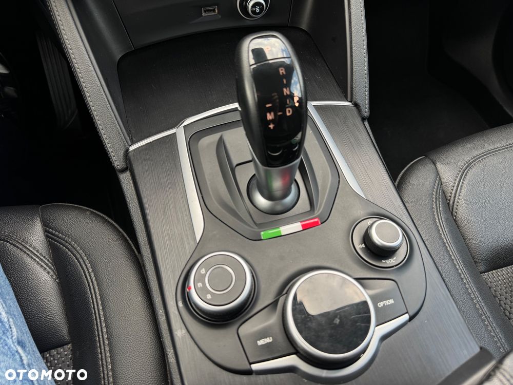 Alfa Romeo Stelvio 2.2 JTDM - 12