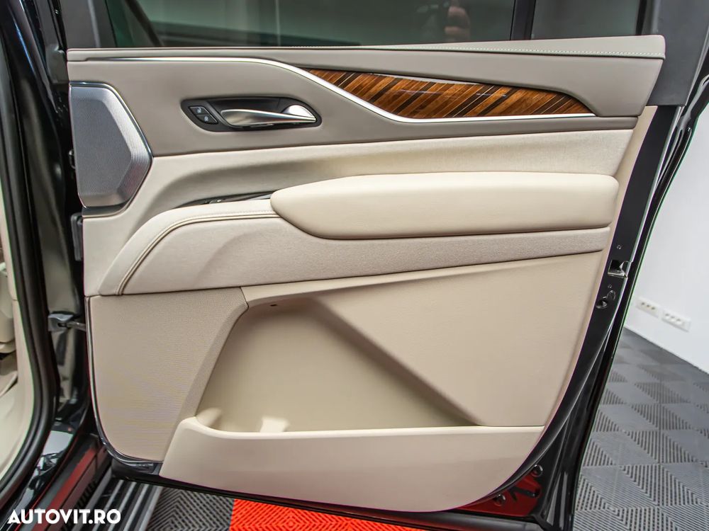 Cadillac Escalade 6.2 V8 ESV Platinum - 15