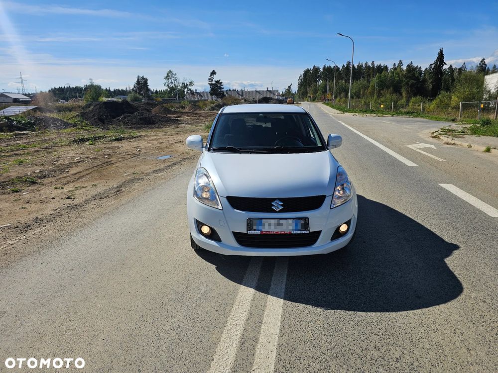 Suzuki Swift 2013 photo 2