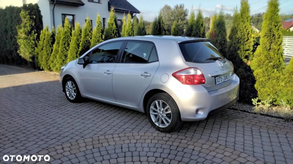 Toyota Auris 1.6 Life+ - 9