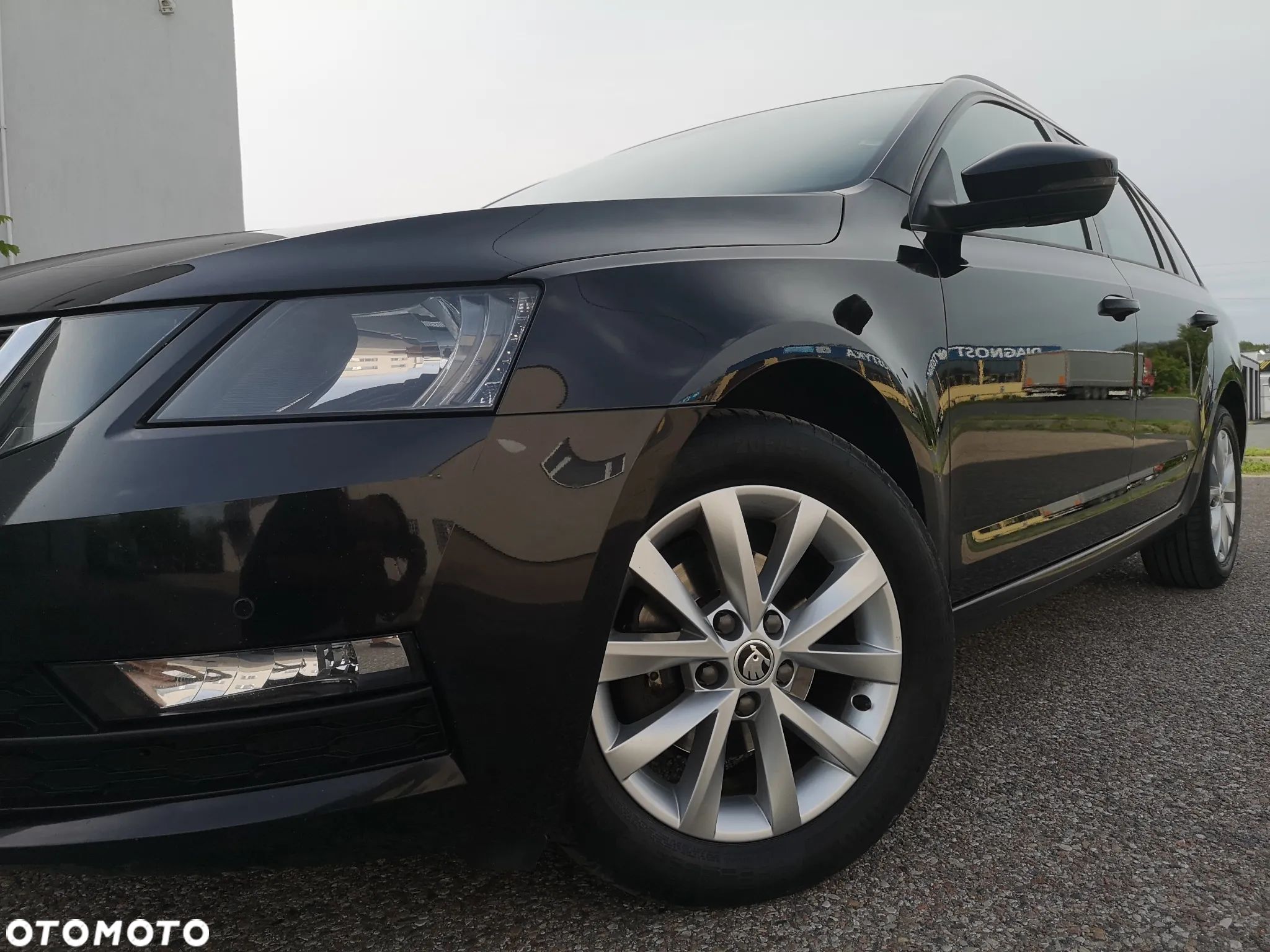 Skoda Octavia 1.6 TDI Ambition DSG - 1