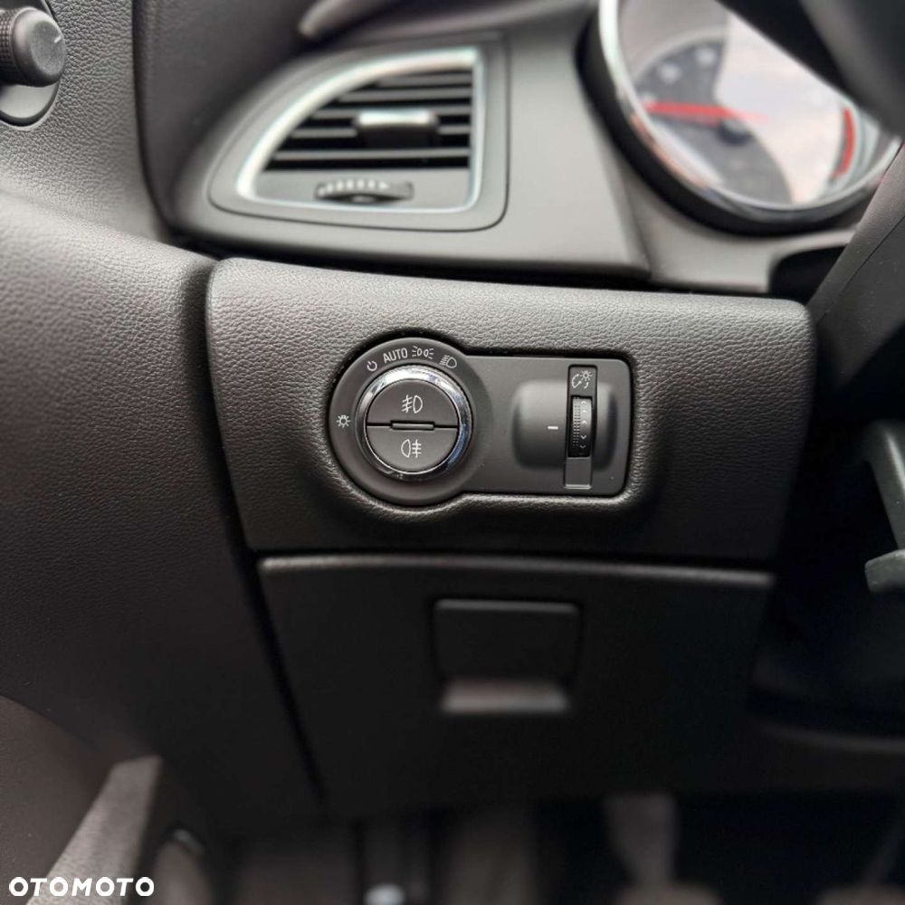 Opel Cascada - 31