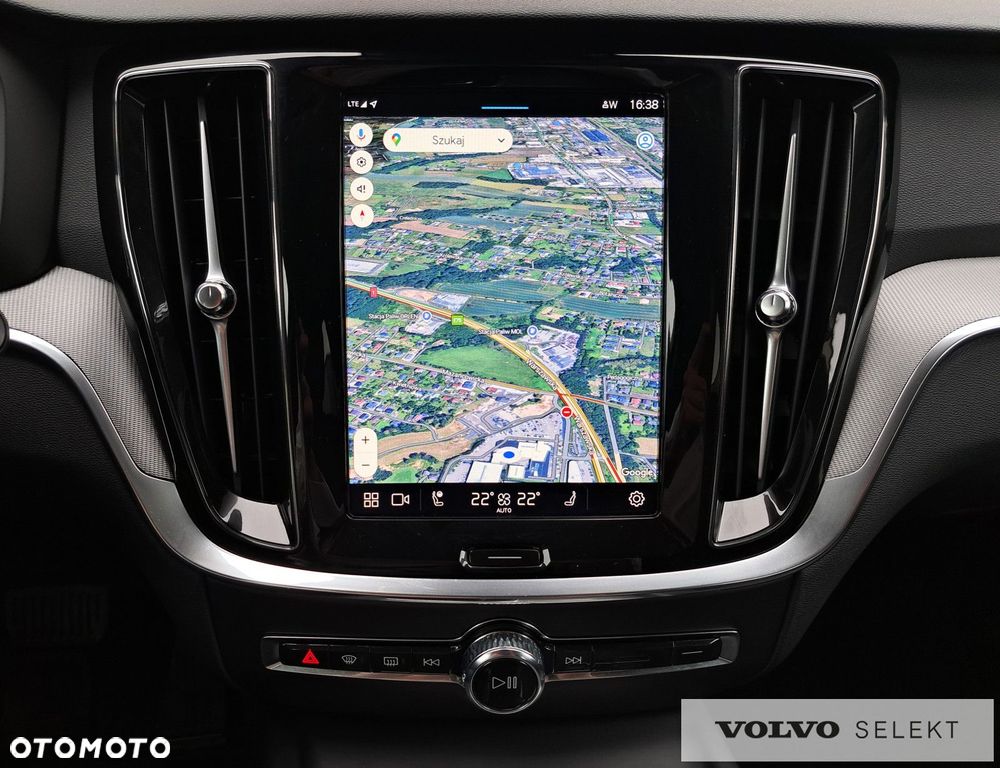 Volvo V60 Cross Country - 24