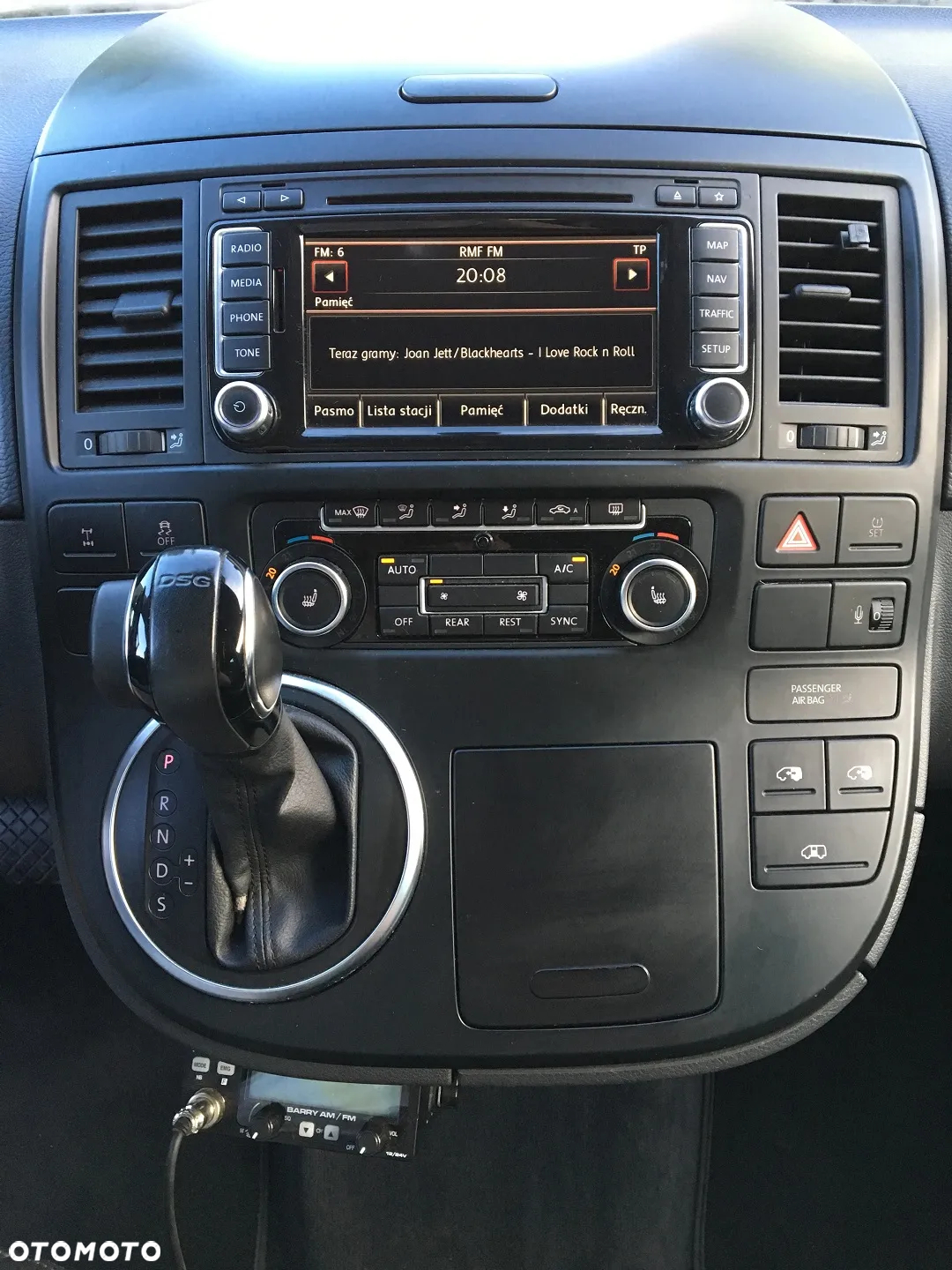 Volkswagen Multivan - 12