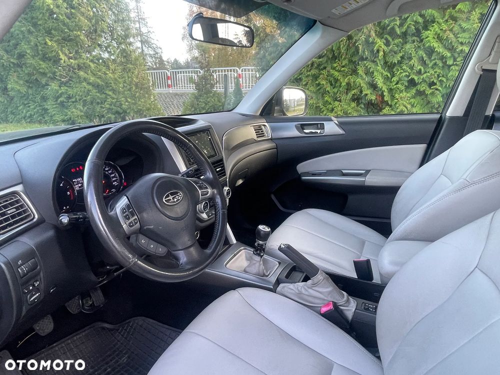 Subaru Forester 2.0D Active - 11