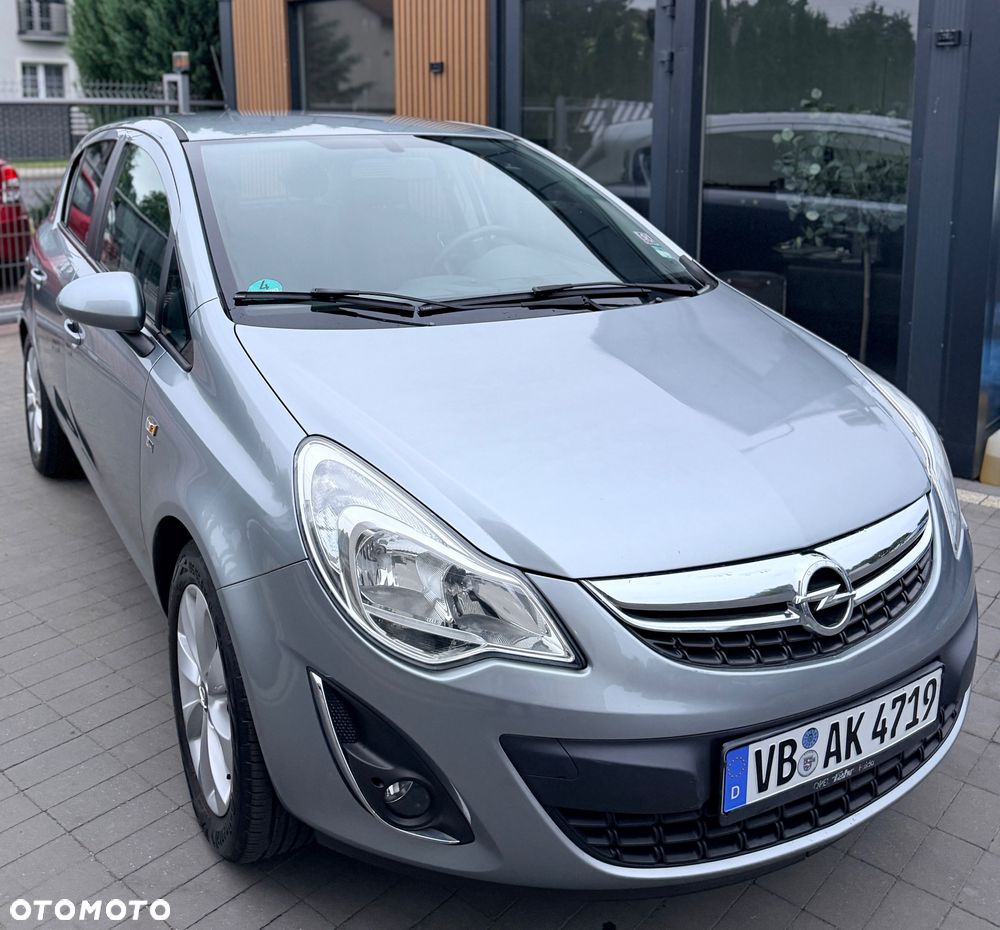 Opel Corsa 1.4 16V Innovation 110 Jahre - 13