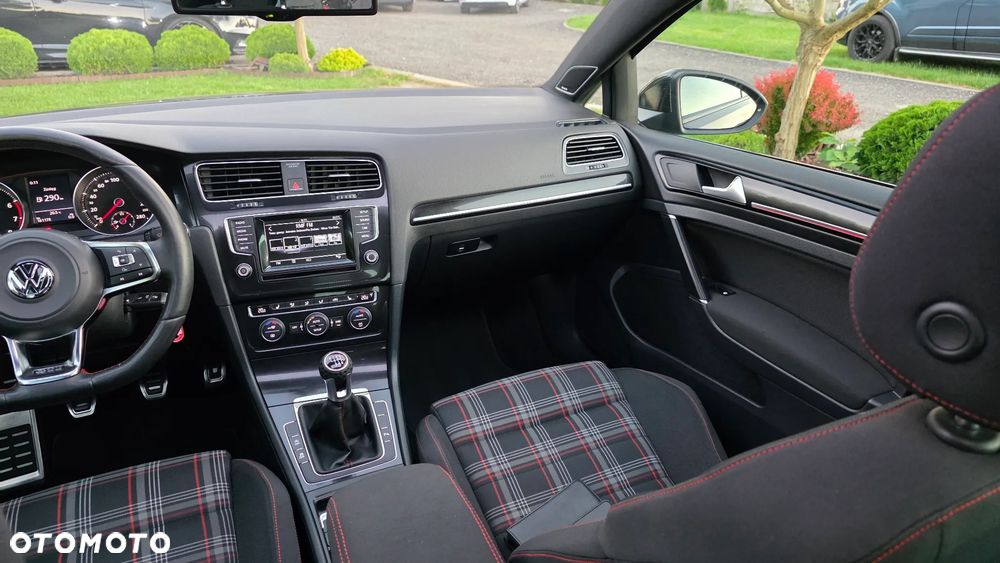 Volkswagen Golf 2.0 TSI BMT GTI - 32