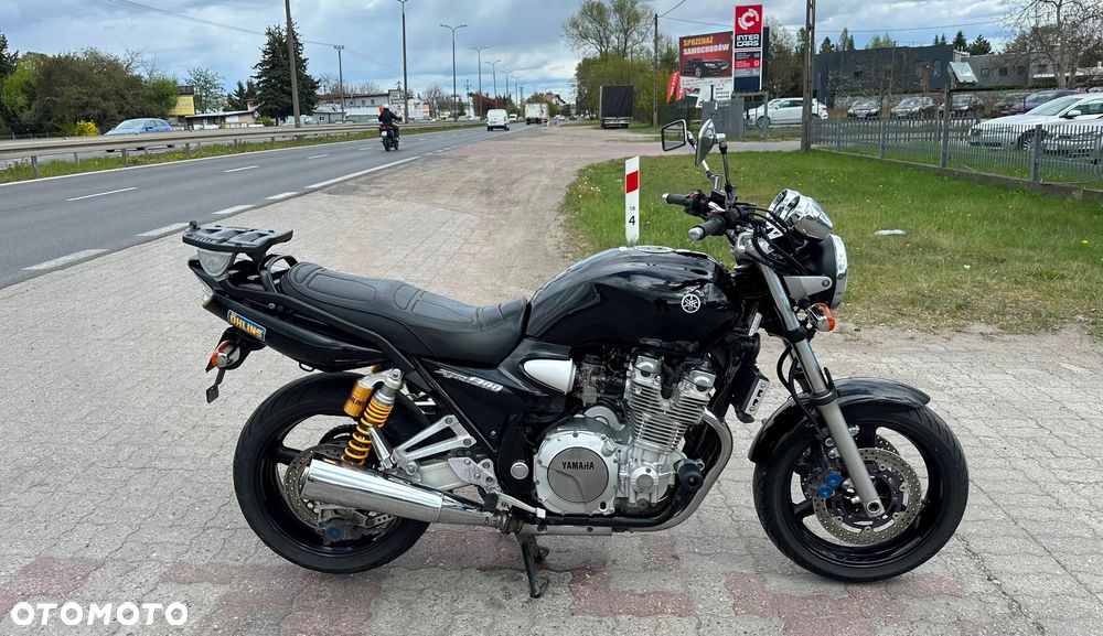Yamaha XJR - 8
