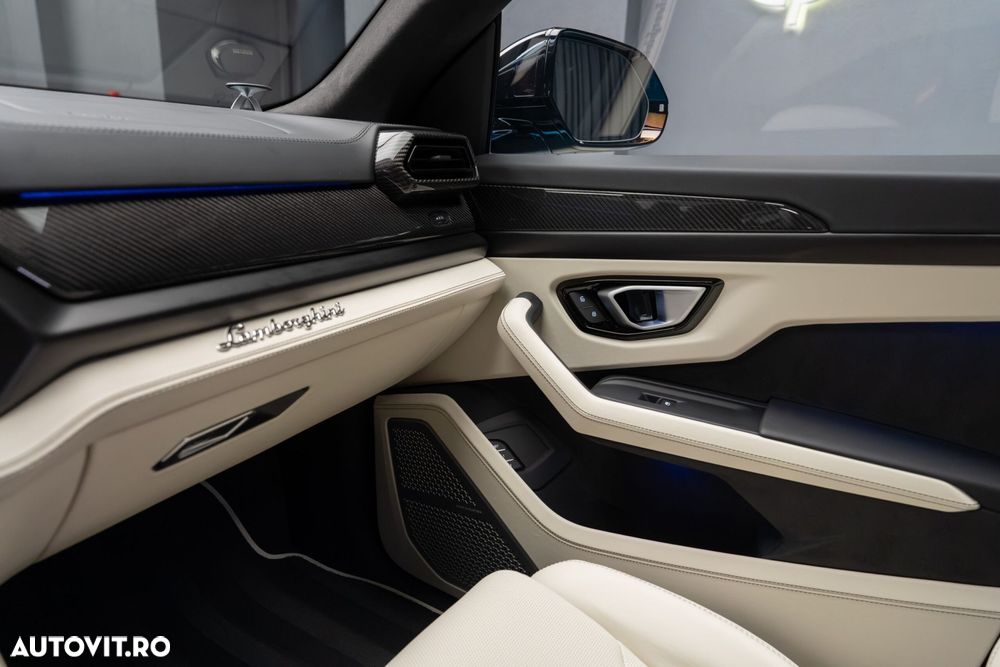 Lamborghini URUS - 22