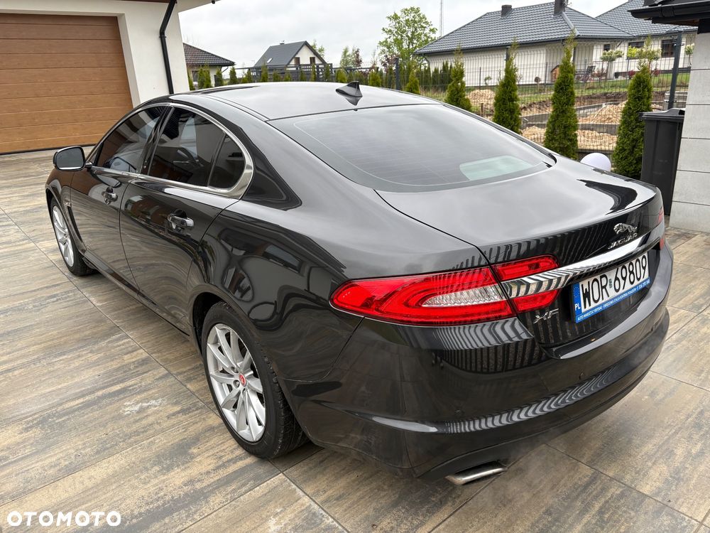 Jaguar XF 2.0 T Prestige - 5