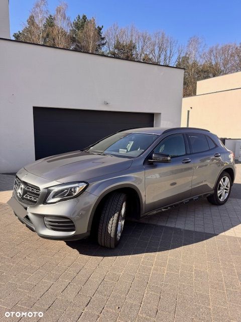 Mercedes-Benz GLA 250 4-Matic AMG Line - 1