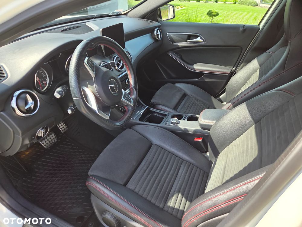 Mercedes-Benz GLA 220 4-Matic AMG Line - 6