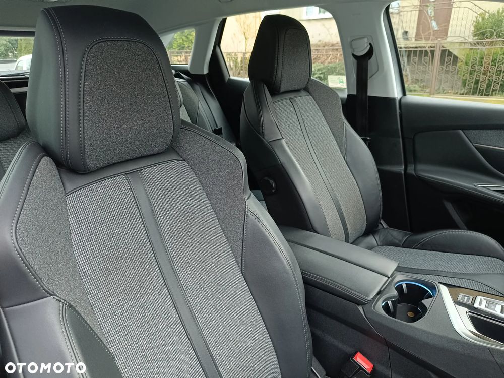 Peugeot 3008 1.5 BlueHDi Allure S&S EAT8 - 25