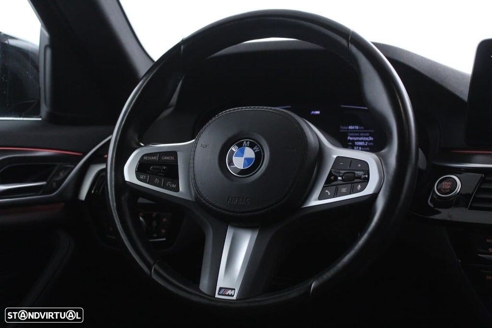 BMW 520 d Pack Desportivo M Auto - 16