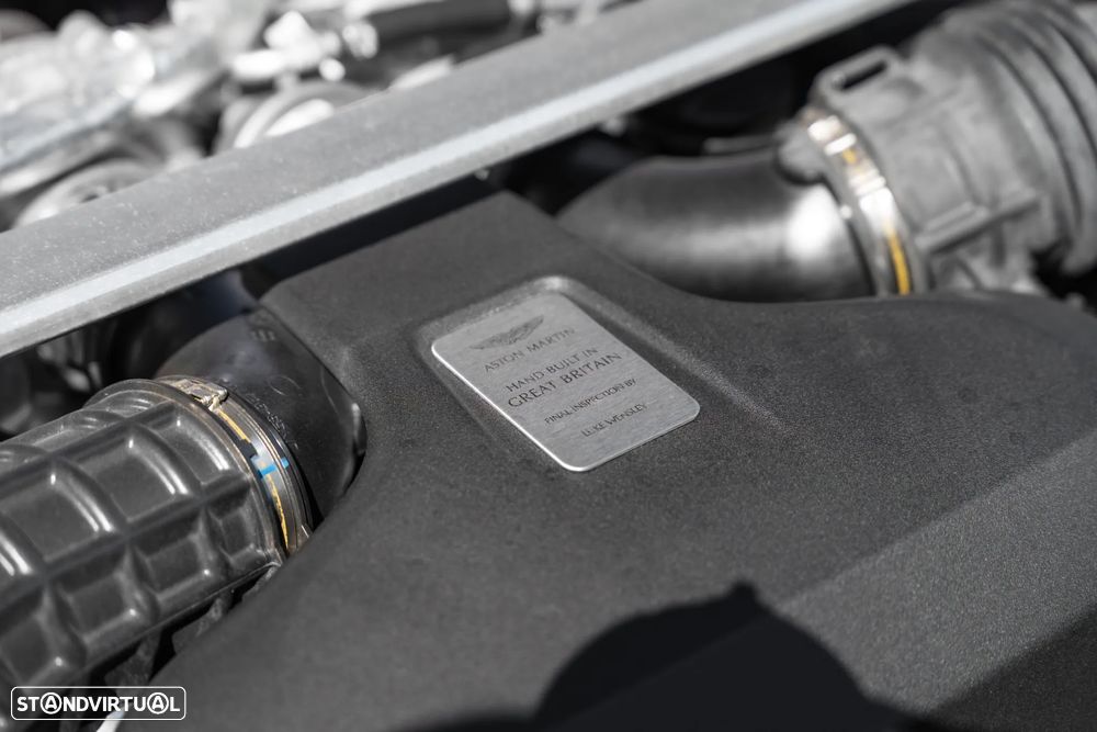 Aston Martin Vantage Roadster V8 - 8